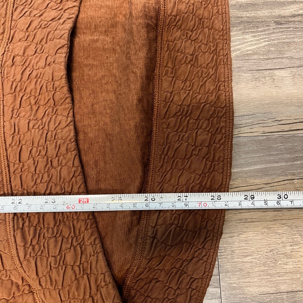 Lululemon Rippled Knit V-Neck Pullover Copper Brown Women’s Size 6 Long Sleeve - Picture 6 of 12